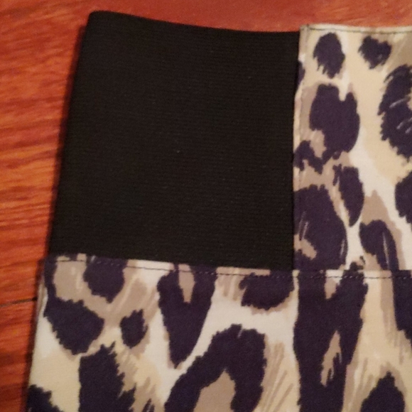 Leopard Print Stretch Cotton Zip Skirt - Picture 5 of 6